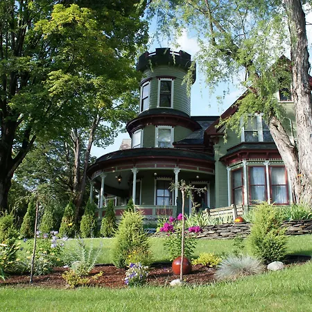 Maplecroft Bed & Breakfast-3