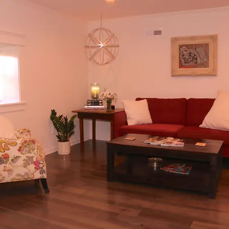 Belmont Blvd Bed And Breakfast-2