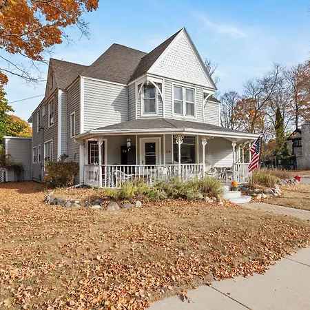 Charlevoix House - The Northside-3