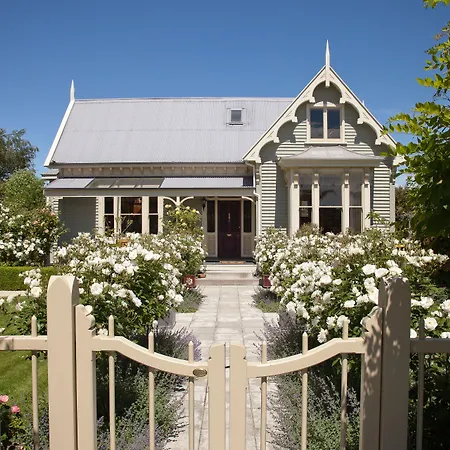 Lilac Rose Boutique Bed And Breakfast-3