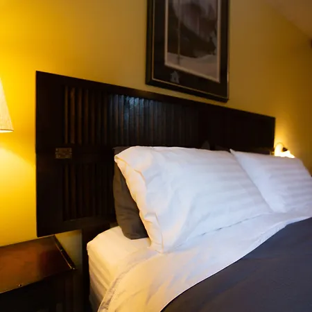 Alpenrose Revelstoke Bed & Breakfast-2