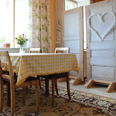Gamla Brukshandeln Bed&Breakfast-2