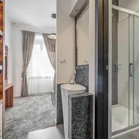 Starlight Luxury Suites-2