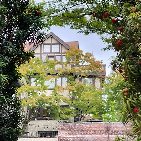 Cecil Bacon Manor-2