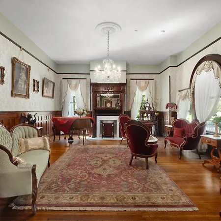 Ross Mansion Bed & Breakfast-3