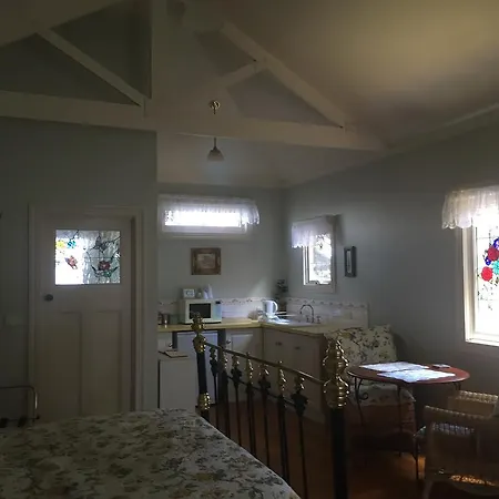 Braeside Garden Cottages-2