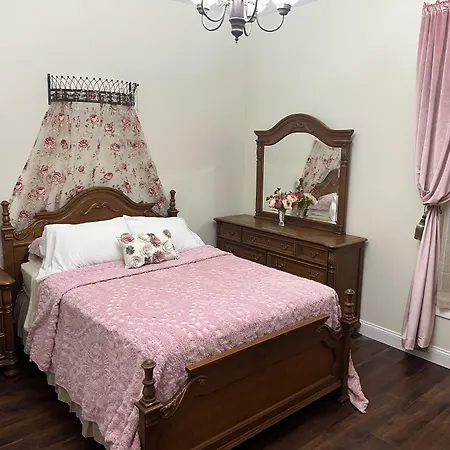 Holland Farmhouse Inn B&B-3