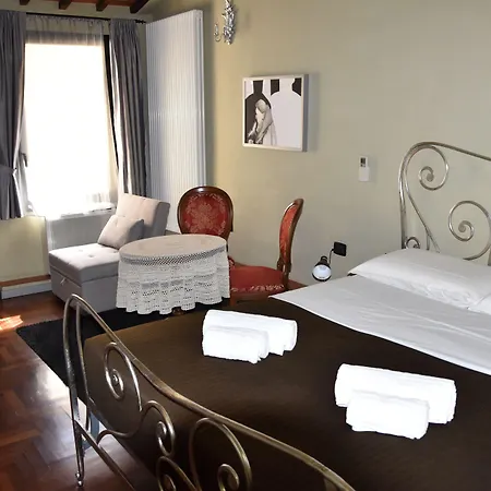 The Black Sheep B&B-3