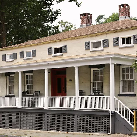 Kingston Carriage House-3