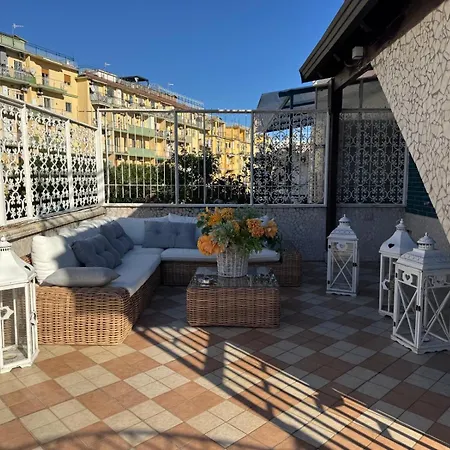 Yoyo House Luxury Napoli-3