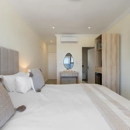 L X I Camps Bay-3