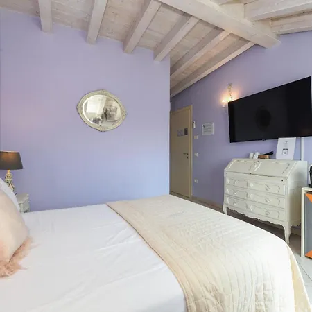 Le Reve - Lake View Rooms-3