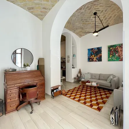 B&B Santi Quattro Al Colosseo-2