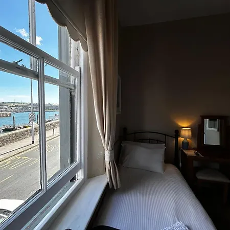 Admiral Macbride Bed & Breakfast-2