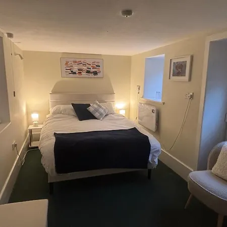 Airds Farm Guest House-3