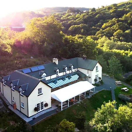 Ty Penbont House-3