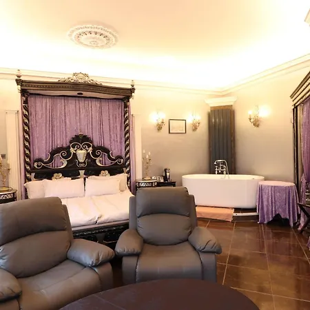 Ferndale Luxury Boutique Bed & Breakfast-2