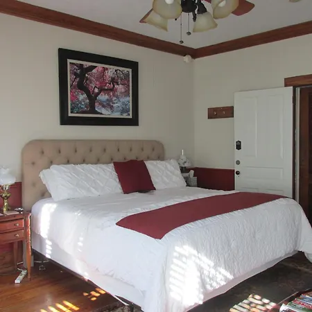 The Charleston Inn Hendersonville Nc-2