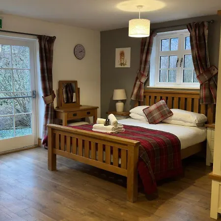 Ty Penbont House-2