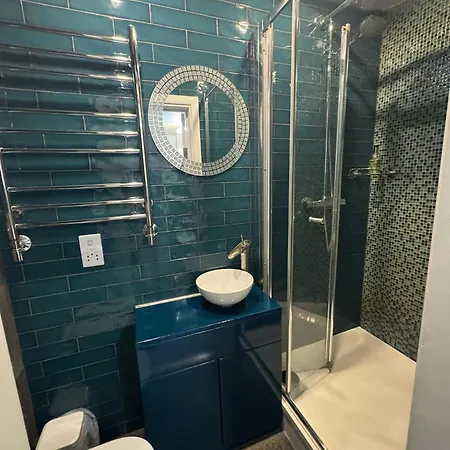 Oyo Newquay Beach Hotel-3