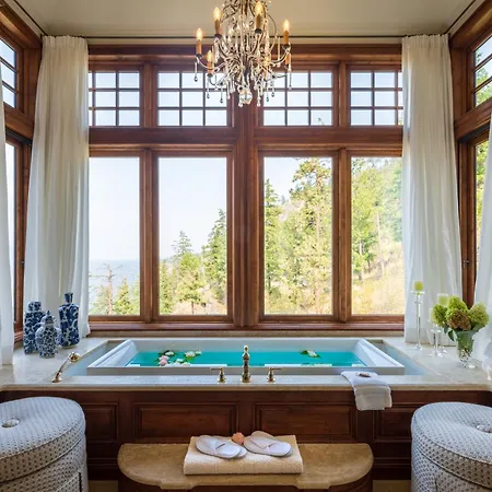 Chateau Okanagan-2