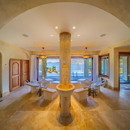 Chateau Okanagan-3