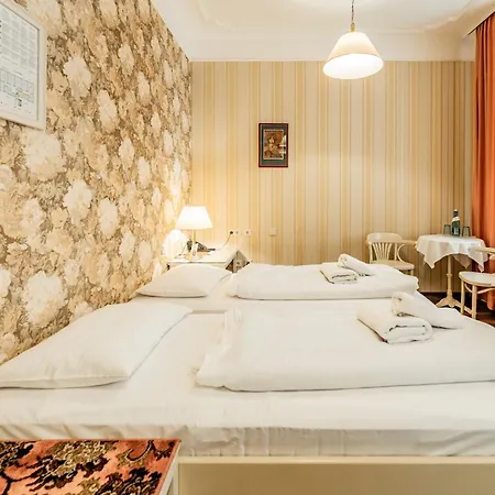 Hotel Pension Baronesse-2