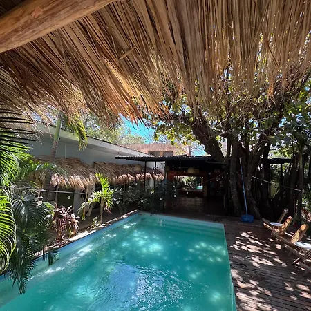 Refugio Surf Lodge-3