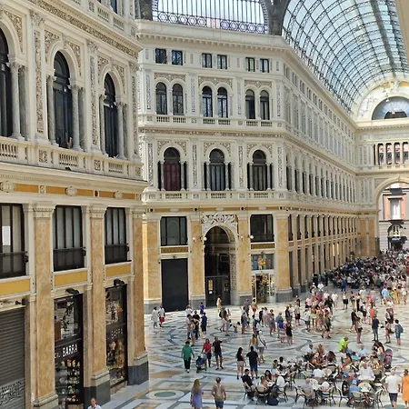 Suite Galleria Umberto I-3