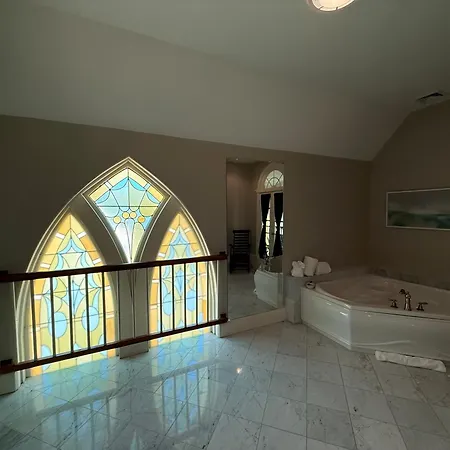 Belfry Inn And Bistro-2