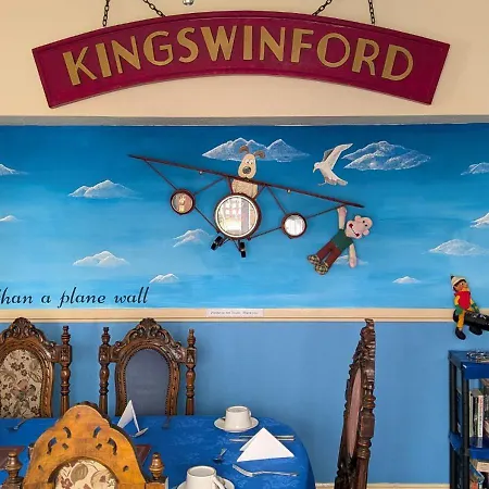 Kingswinford Guest House With Free Parking-2