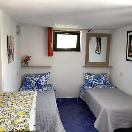 Casetta Minghitto Relaxing rooms in Capri-2