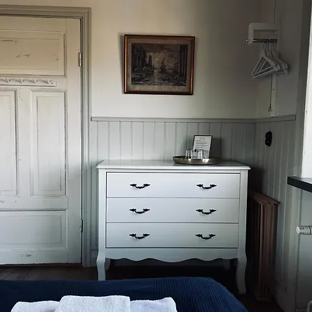 Mellby 11 Bed & Breakfast-3