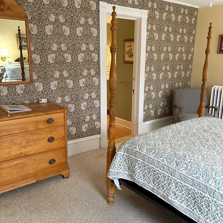 Hudson Manor Bed & Breakfast-2