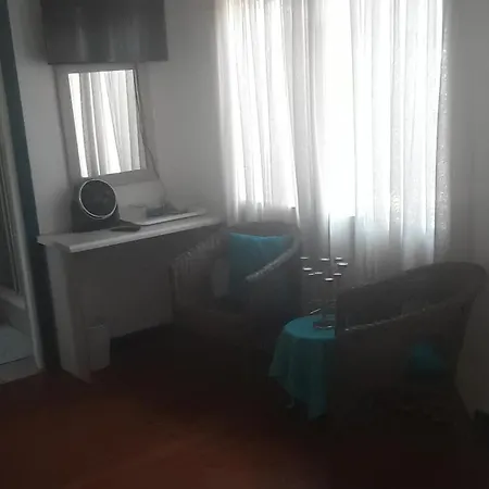 Aquarius Guesthouse-3