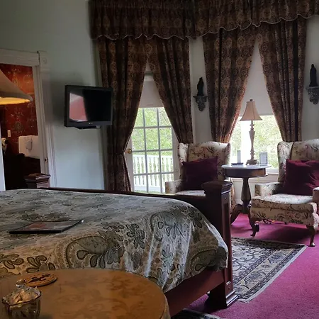 The Queen Anne Bed & Breakfast-2