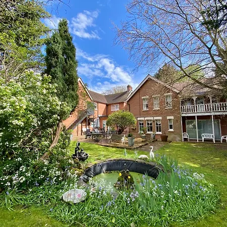 Pickwicks Guest House-2