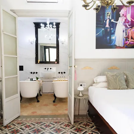 Dog Admiral - Urban Guest House-3