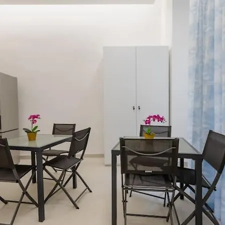 Suite Contè Binario Uno Napoli-3