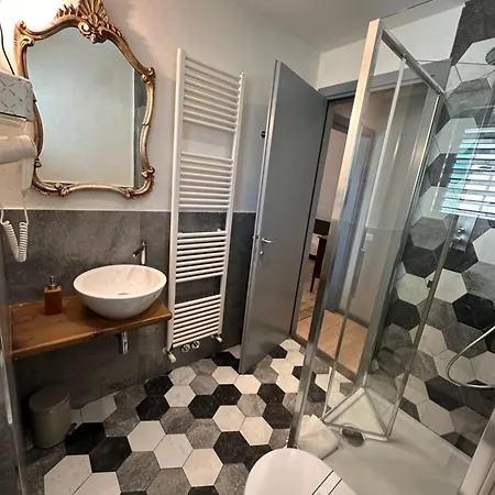 Santo Spirito Venti - Design Rooms In Florence Near Ponte Vecchio & Palazzo Pitti-3