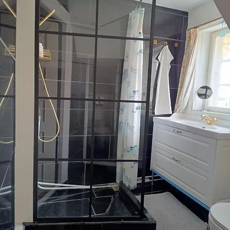 Aakirkeby Bed&Breakfast-3