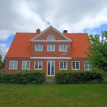 Aakirkeby Bed&Breakfast-2