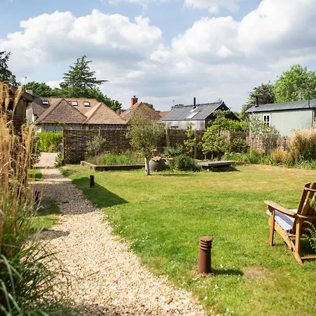 Daisybank Cottage Boutique Bed And Breakfast-3