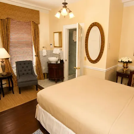 Inn On Bellevue (Adults Only)-3
