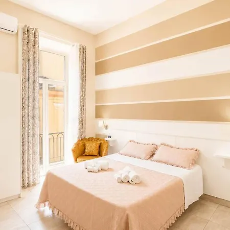 Bamba Luxury Suites Napoli Central Station-2