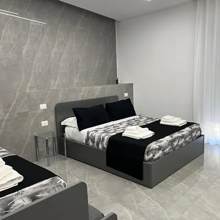 White Elegance Luxury B&B Caserta-3