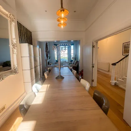 Hastings House 9-Bedroom Holiday House-2