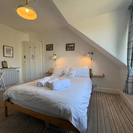 Holly Trees Guest Accommodation-2
