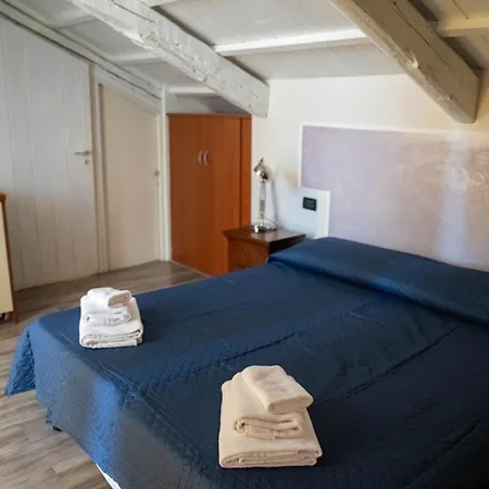 V Nice Rooms-3