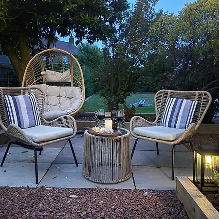 Holly Trees Guest Accommodation-3